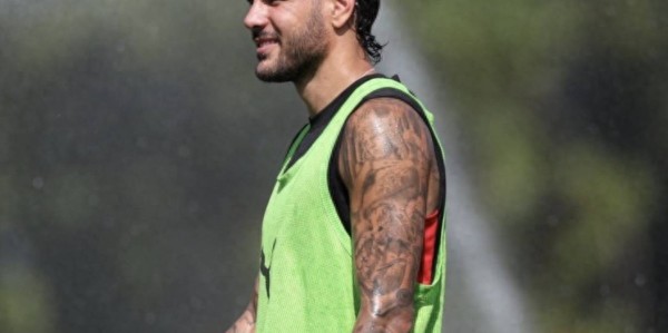 阿莱格里上任仅1天，逐客令下达，米兰27岁巨星失宠，近离队