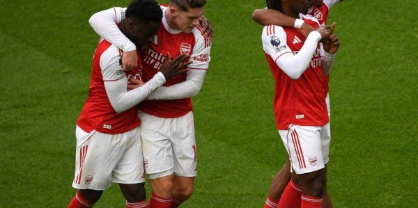 埃泽弑杀旧主，阿森纳1-0水晶宫豪取7连胜，曼城翻车塔帅笑纳大礼