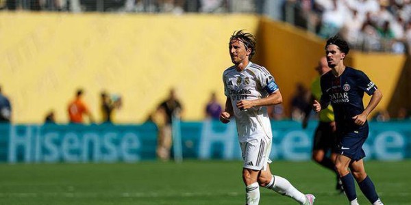 比赛态度存在问题，防线承受巨大压力，皇马0-4不敌巴黎，无缘世俱杯决赛