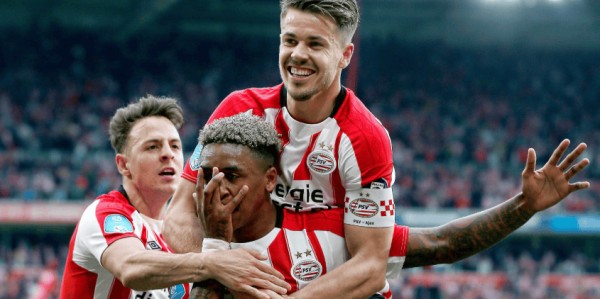 欧冠埃因霍温主场狂轰 19 球欲碾压，圣吉罗斯客场哑火难敌？