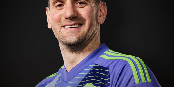 曼联本周官宣39岁门将续约！4000万粉碎大马丁红魔梦，奥纳纳不走买不起